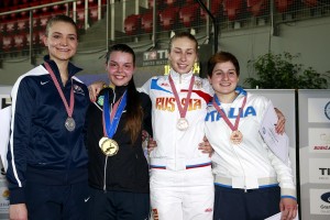 Medalists for Jr. Women's Sabre (Photo S.Timacheff/FencingPhotos.com)