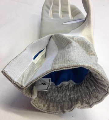 Safety Pleat in the Negrini FIE glove